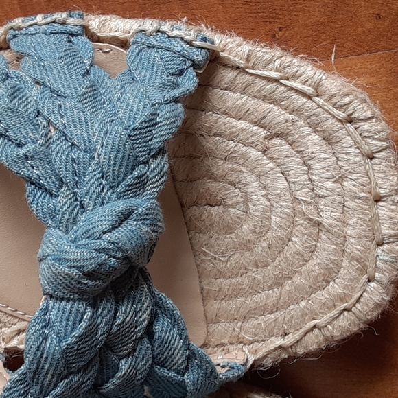 Vince Camuto wedge sandal - Picture 6 of 11